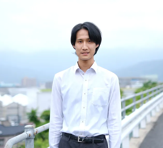 営業職 Y.Aさんの正面から撮った写真